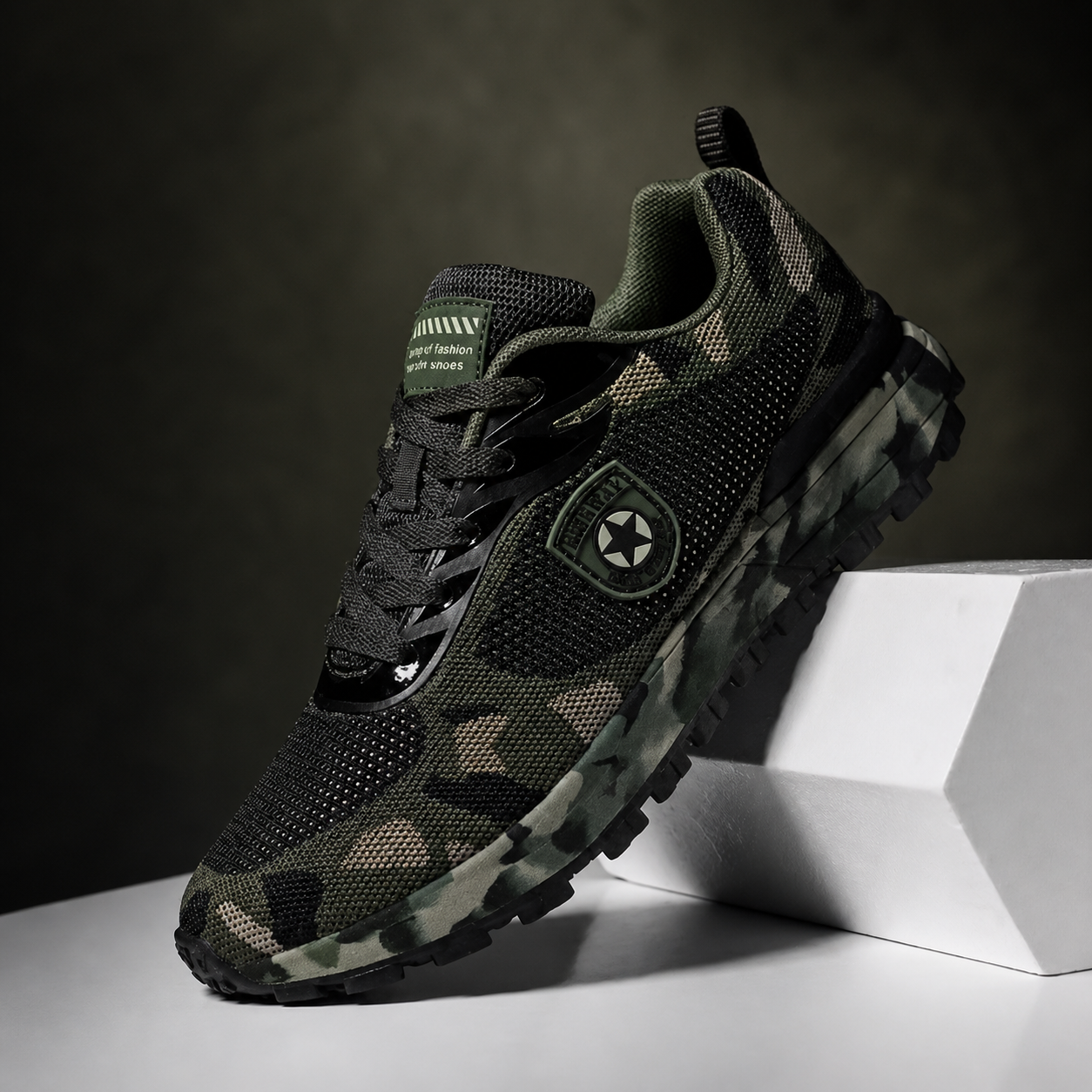 "PACK COMANDO URBANO CAMUFLADO 👟🎯 - Tenis de diseño táctico urbano + 3 pares de medias deportivas 🧦🔥"